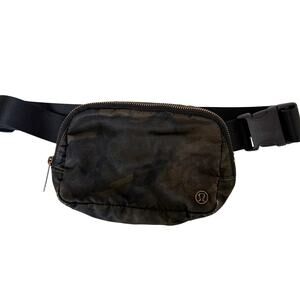 Lululemon Camo Belt Bag Fanny Pack Green Black